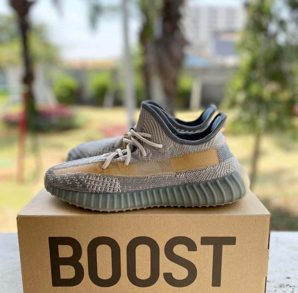 Branded Yeezy Boost 350 V2 Lsrafil Sneakers