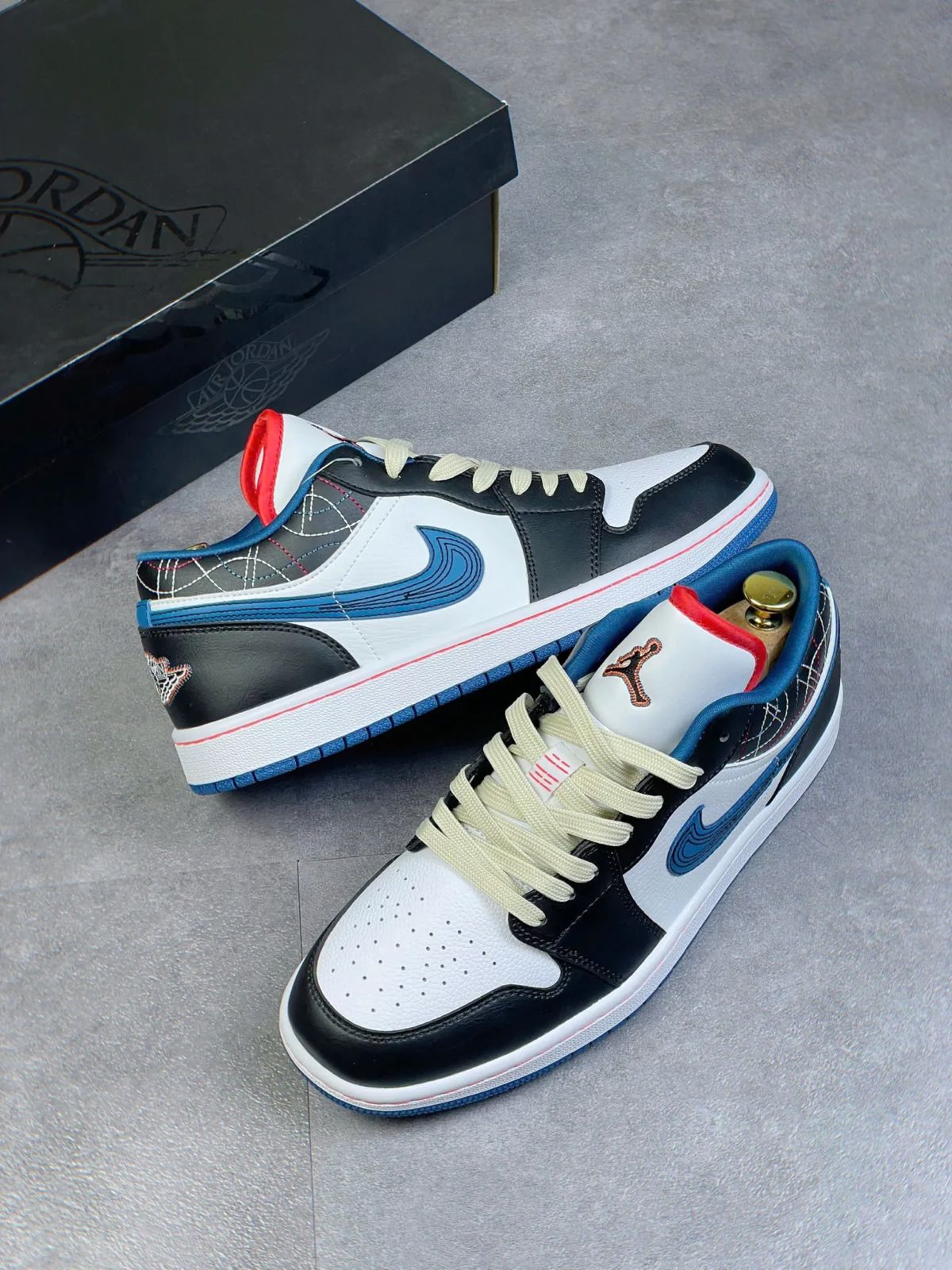 Nike Air Jordan 1 Sneakers