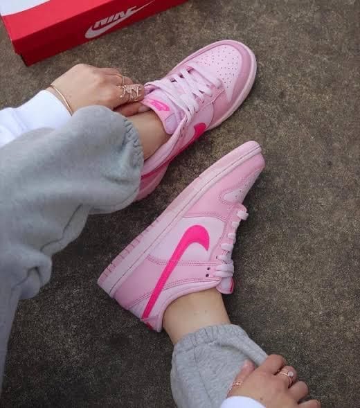 Branded SB Dunk Triple Pink Sneakers