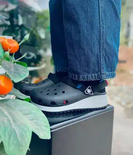 Hiker Black Clogs