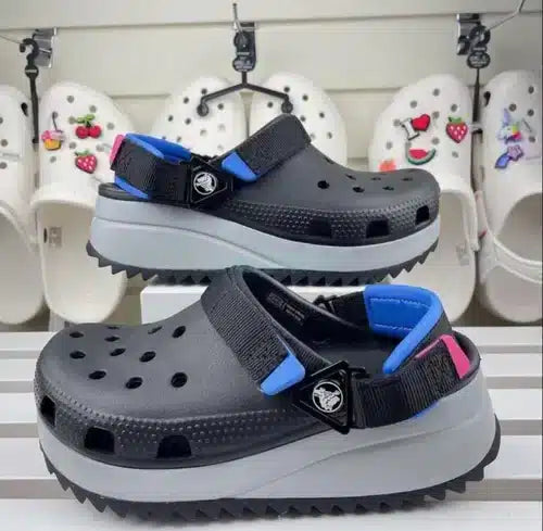 Hiker Black Clogs