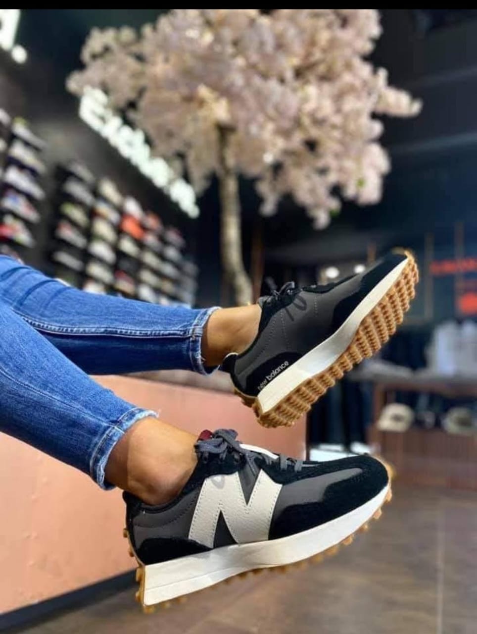 New Balance 327 Black Grey Sneakers