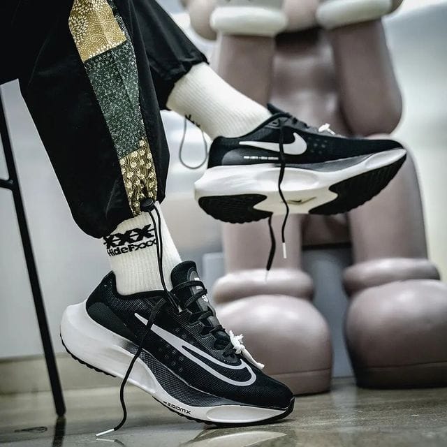Branded Zoom Fly 5 Black Running Shoes