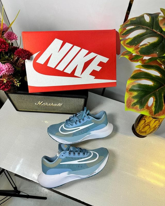 Branded Zoom Fly 5 Running Shoes