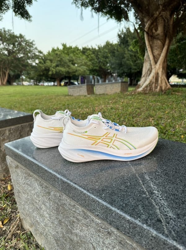 Asics Gel Nimbus 26 White Running Shoes