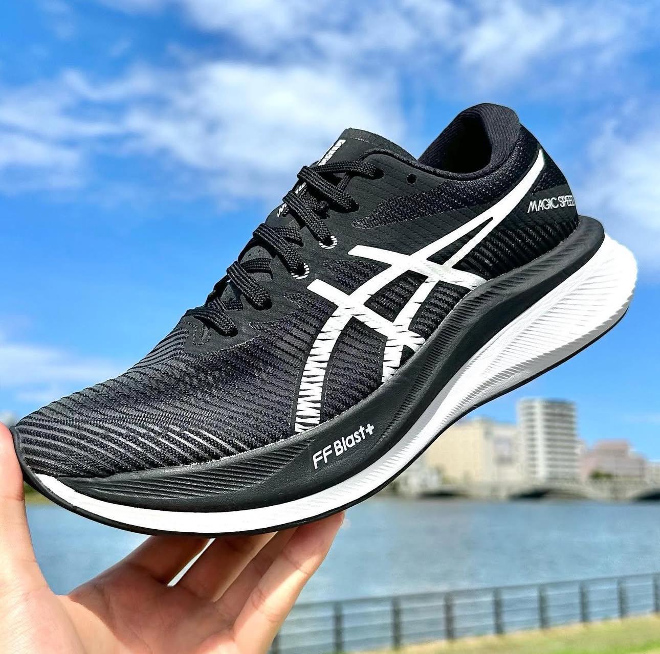 Asics Magic Speed Black Running Shoes