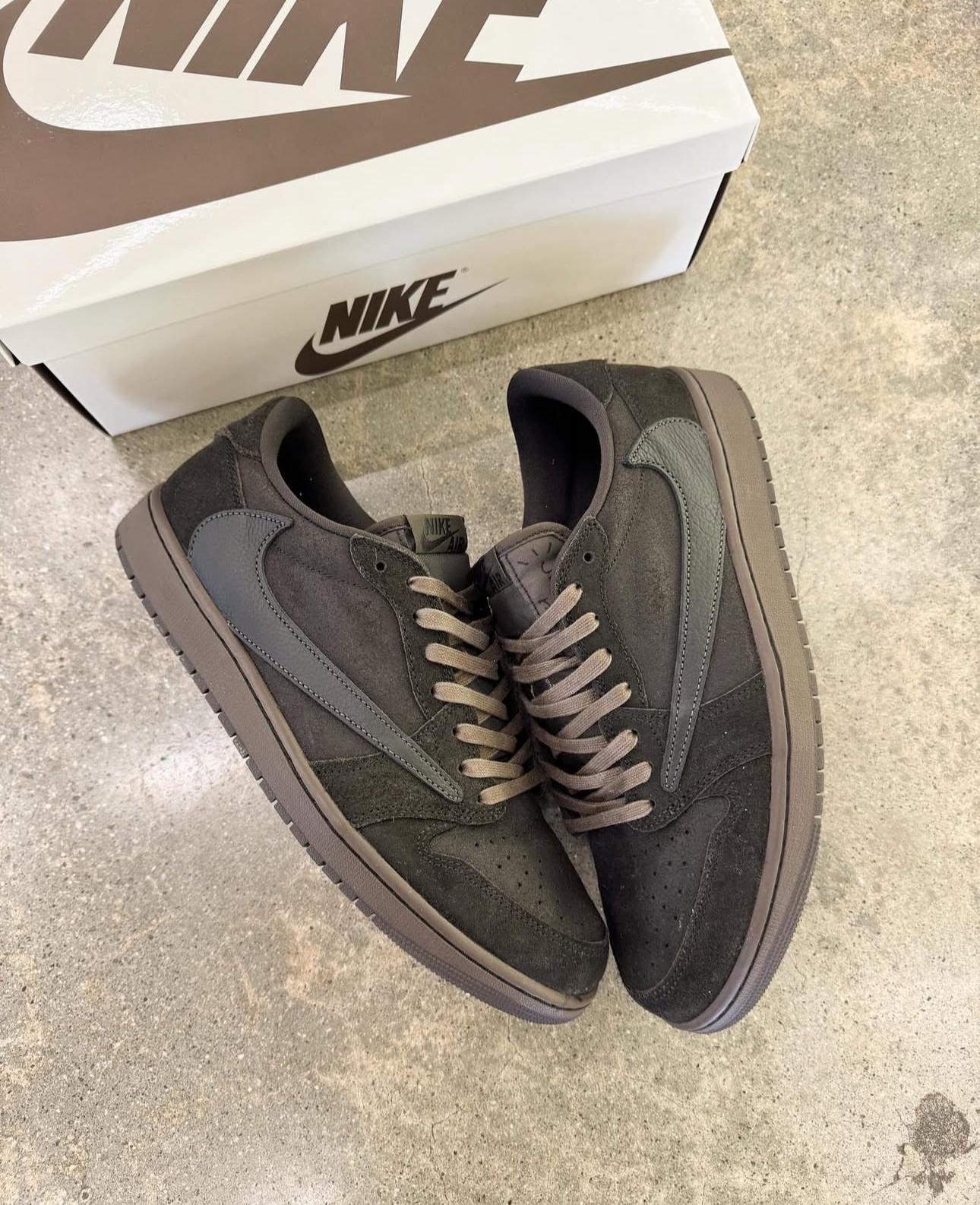 Air 1 Travis Scott Velvet Brown Sneakers