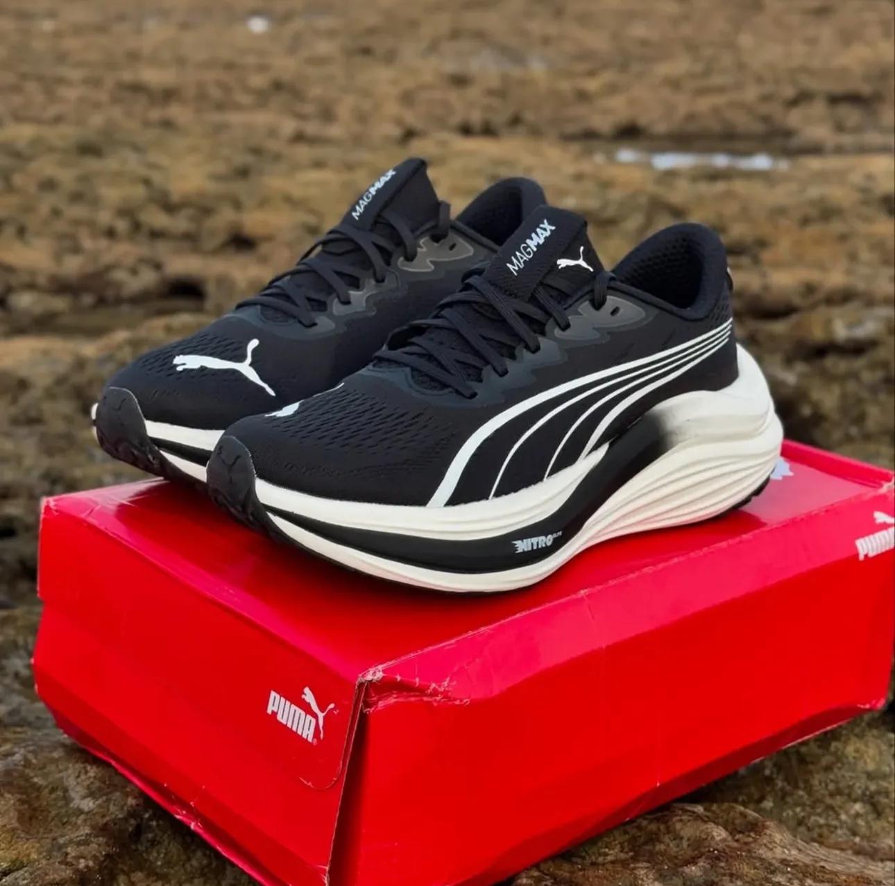 Nitro Magmax Black Running Shoes