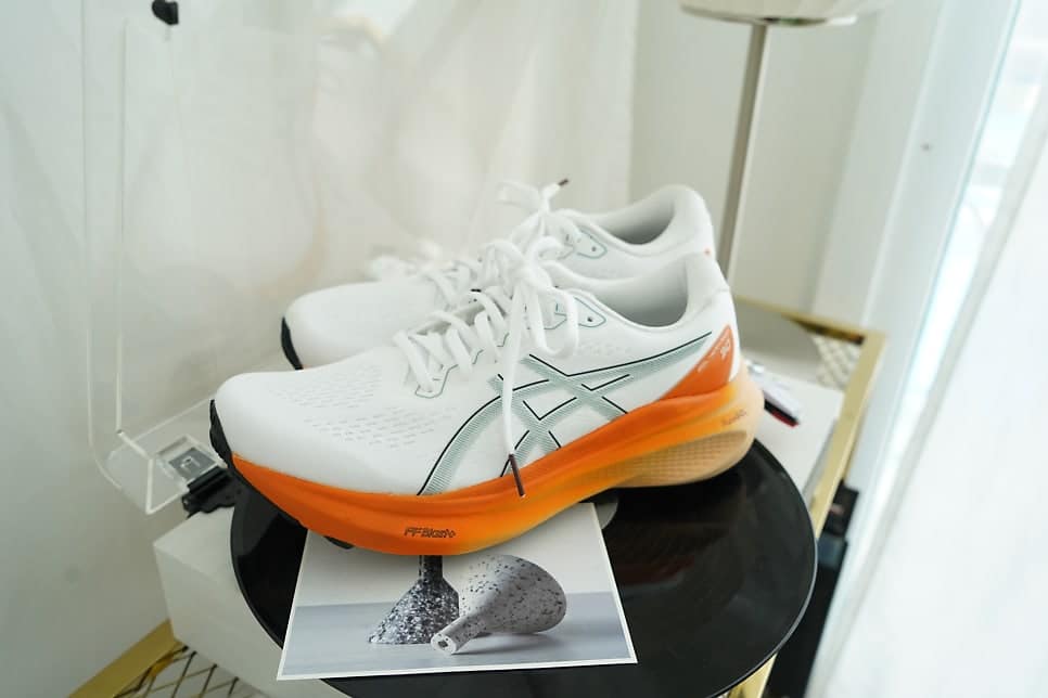 Asics Gel Kayano 30 White Running Shoes