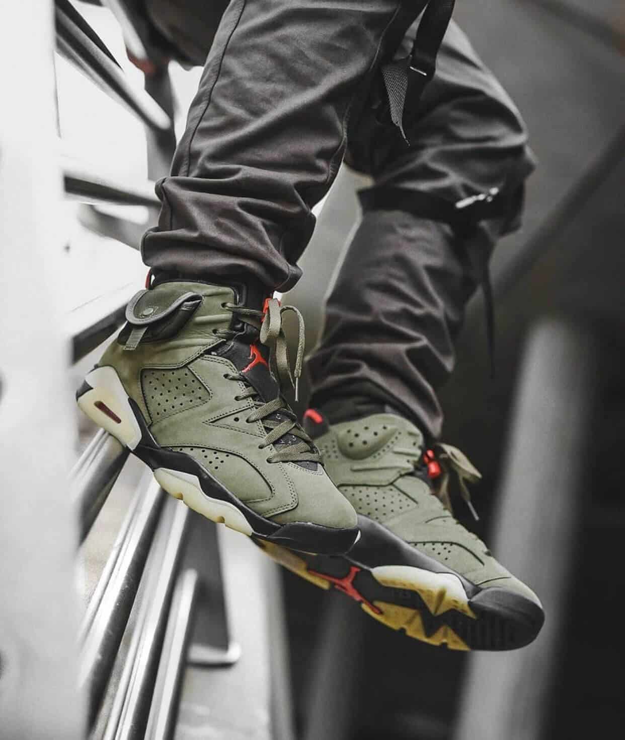 Branded Air Retro 6 Travis Scott Oliva Sneakers