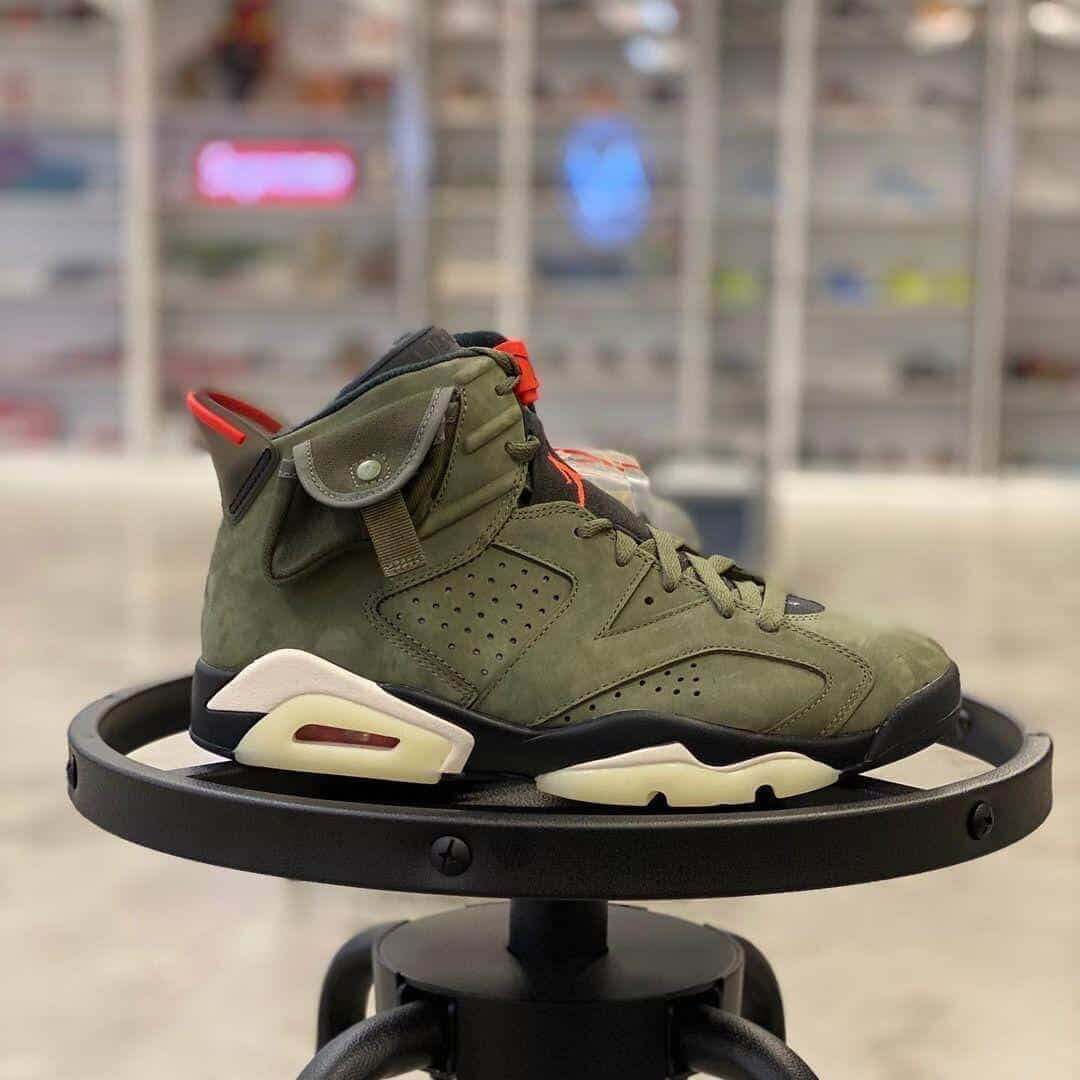 Branded Air Retro 6 Travis Scott Oliva Sneakers