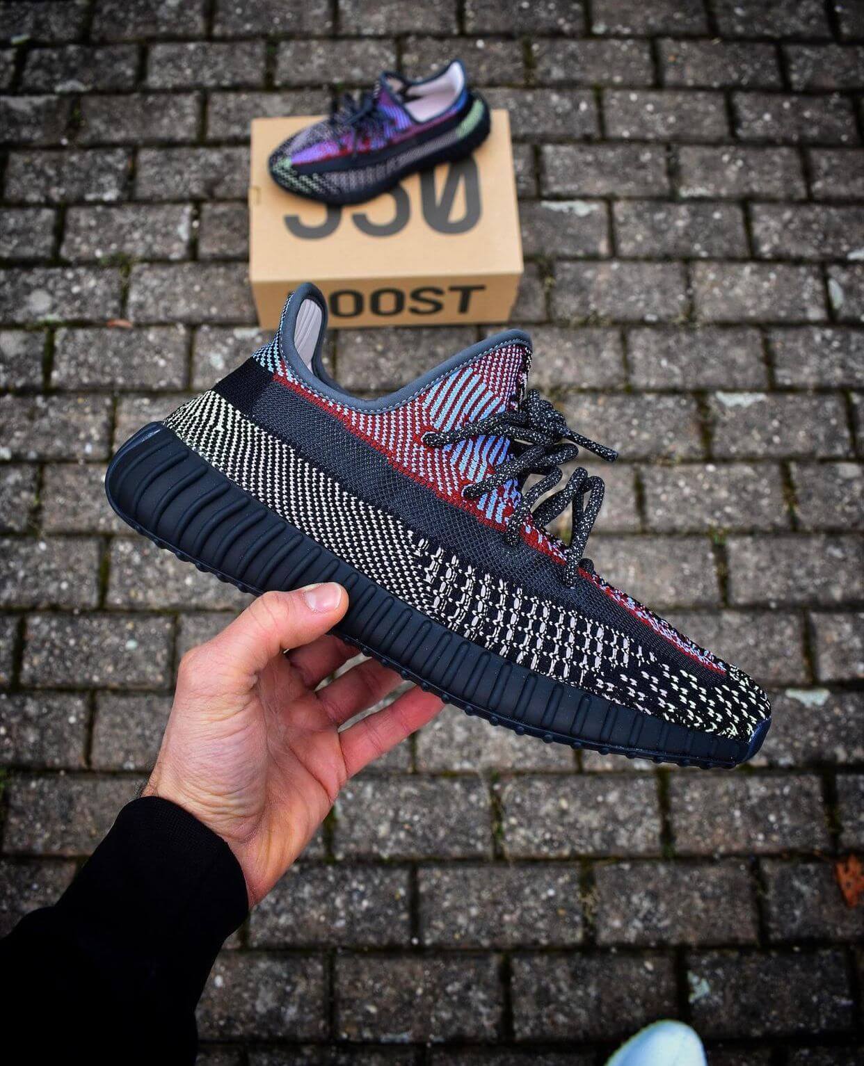 Branded Yeezy Boost 350 V2 Yecheil Sneakers