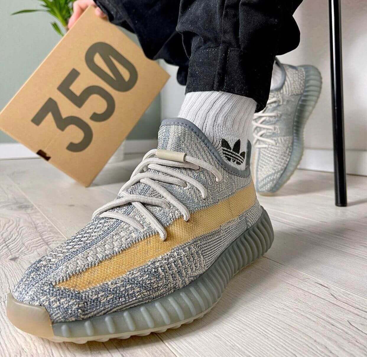 Branded Yeezy Boost 350 V2 Lsrafil Sneakers