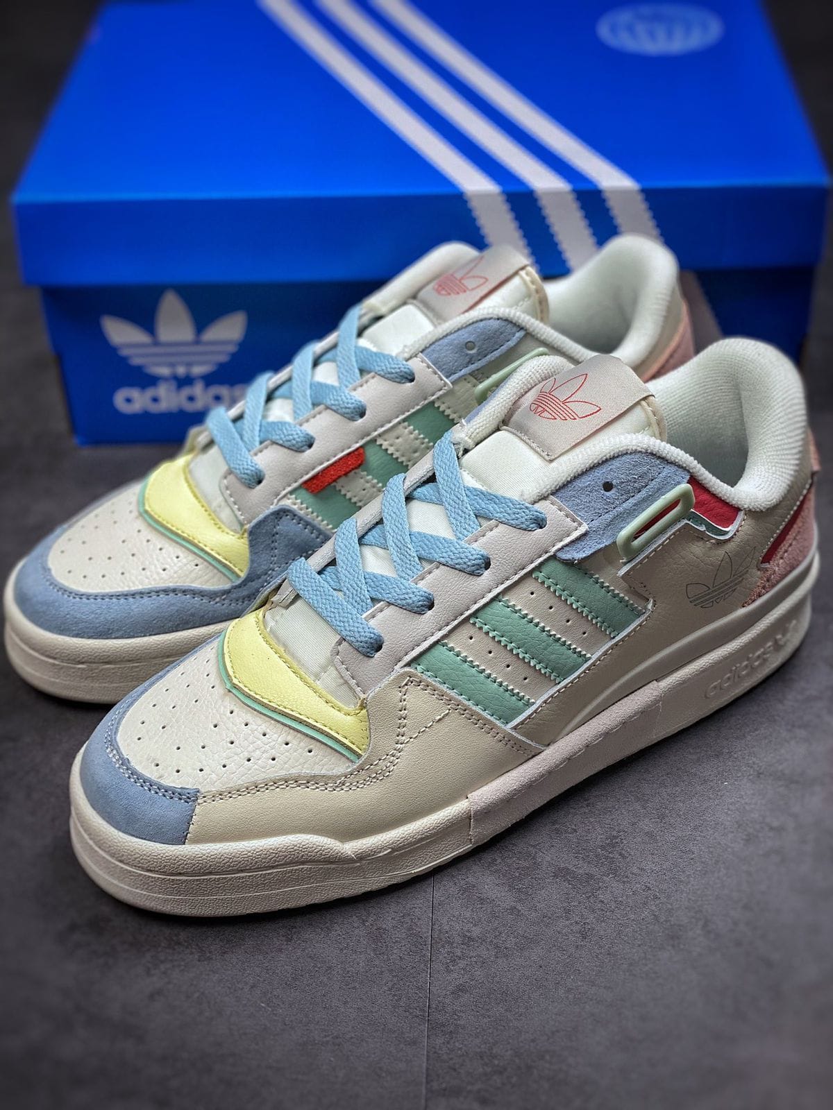 Branded Forum 84 Cream Sky Low Sneakers