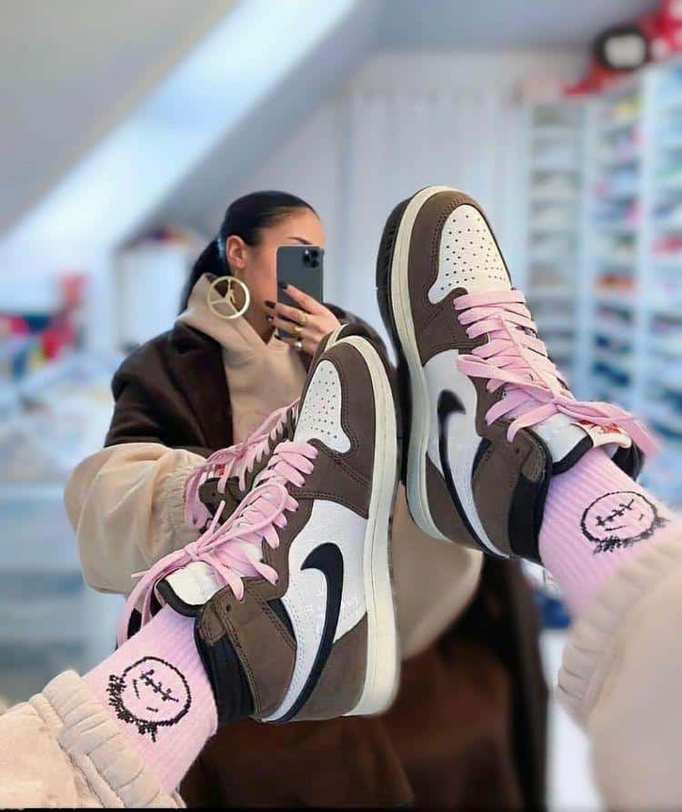 Branded Air 1 Travis Scott Long Sneakers