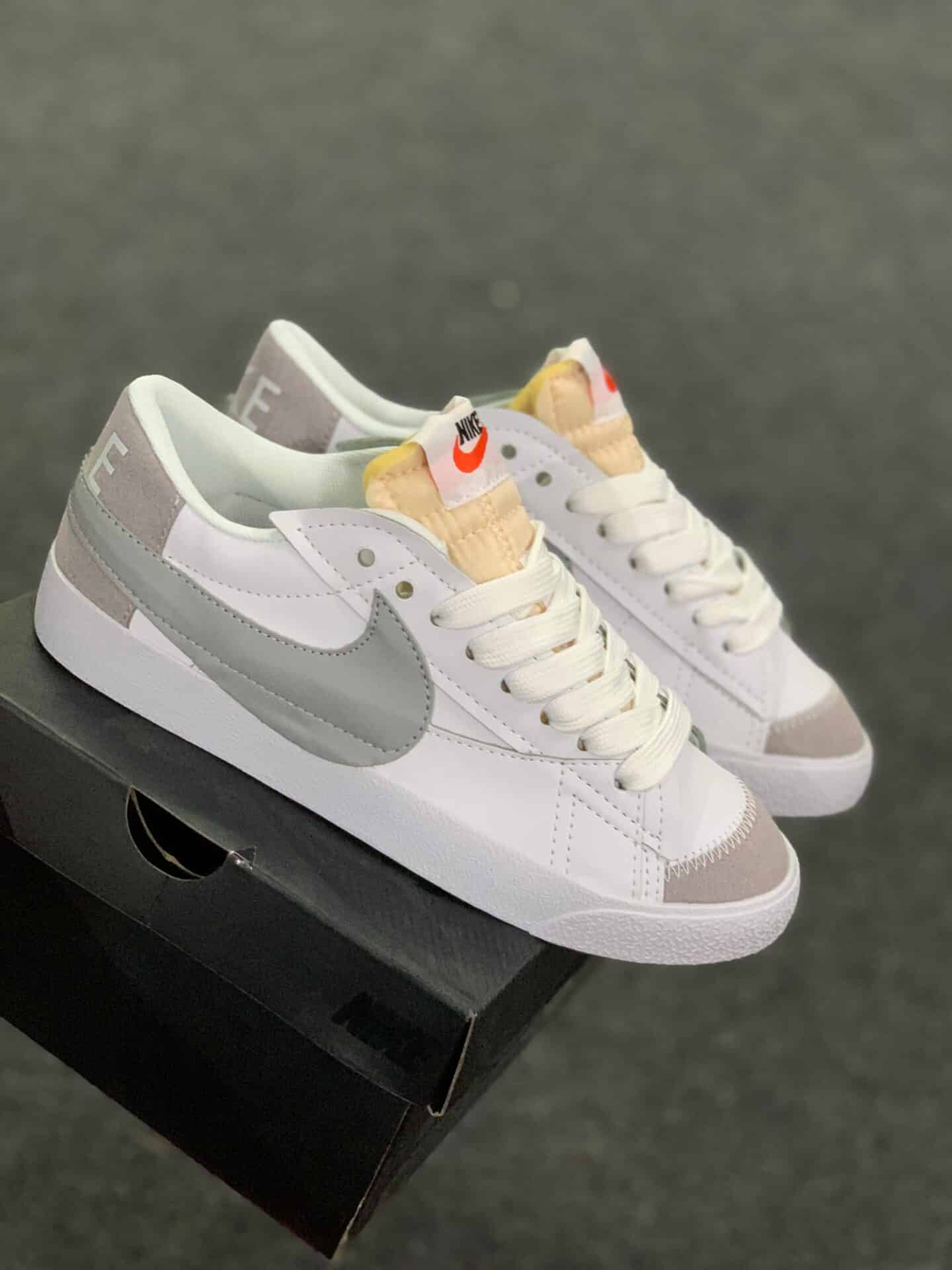 Branded Blazer Mid 77 Vintage Low Sneakers