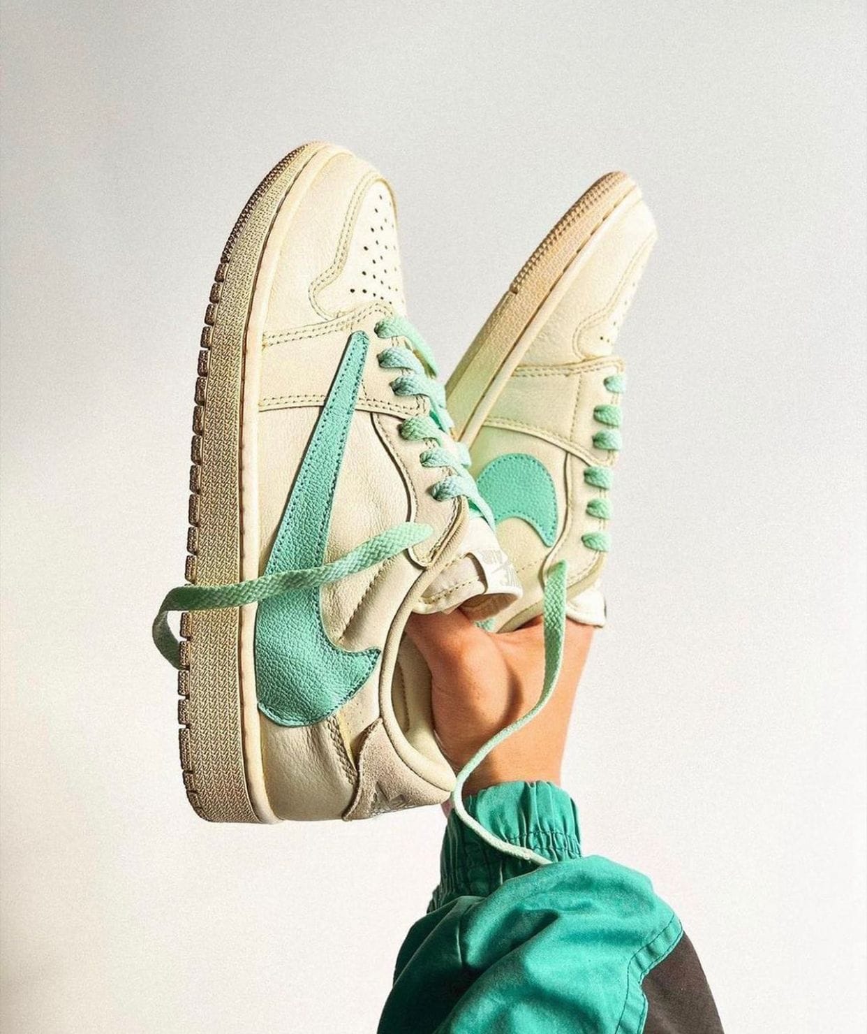 Branded Air 1 Travis Scott Mocha Tiffany White Sneakers