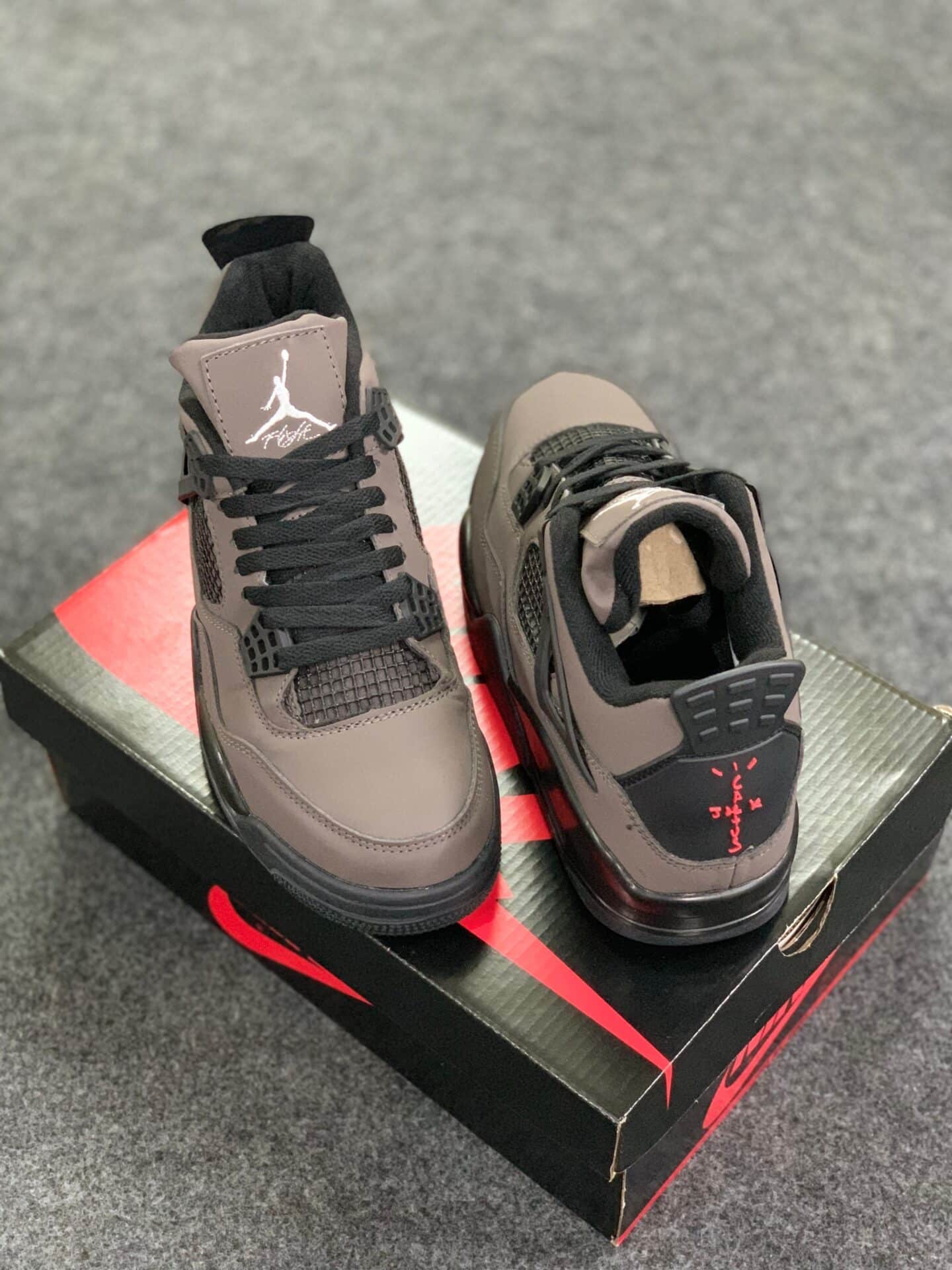 Branded Retro 4 Olive Travis Sneakers