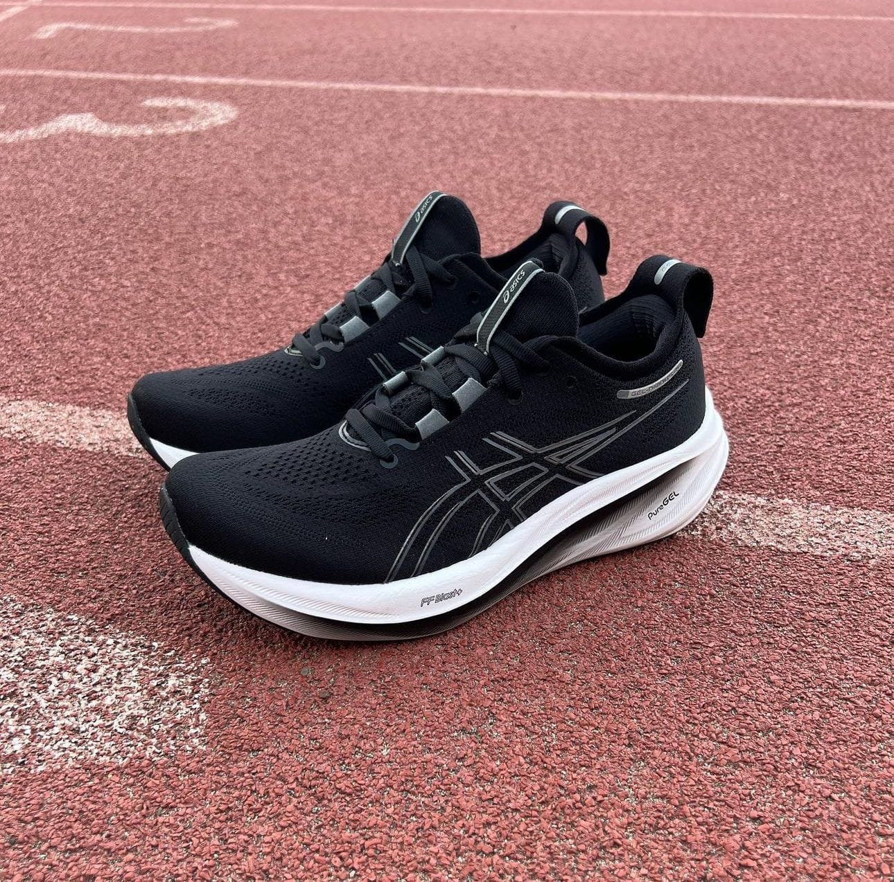 Asics Gel Nimbus 26 Black Running Shoes