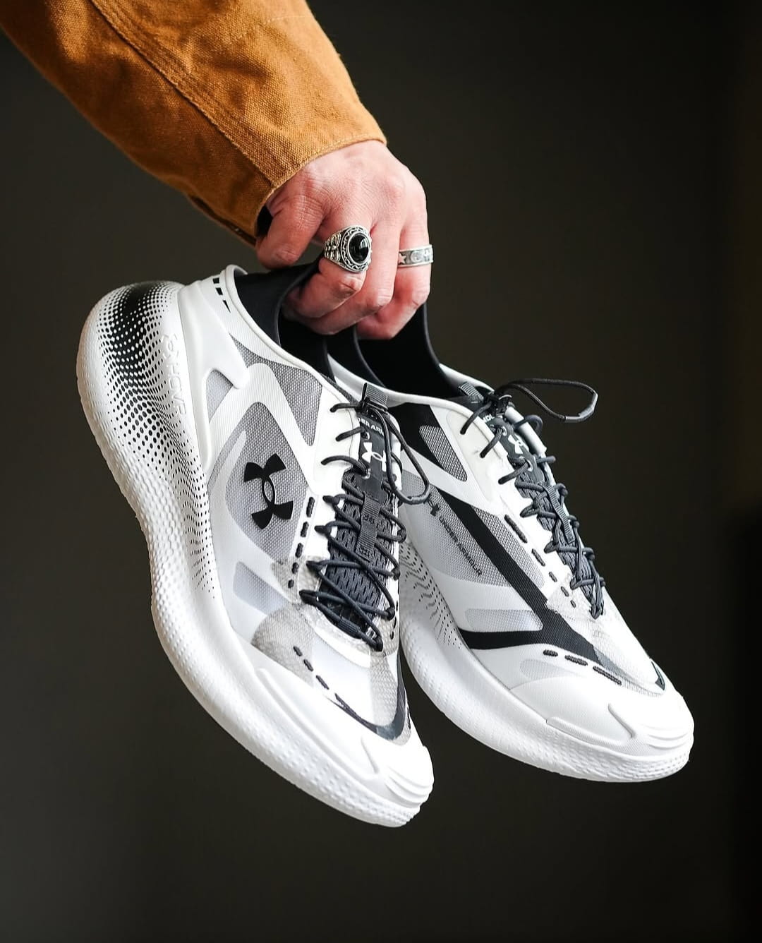 Under Armour Echo SlipSpeed White Black Running Shoes