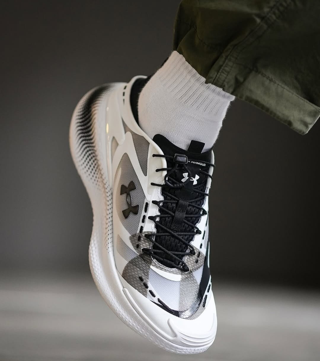 Under Armour Echo SlipSpeed White Black Running Shoes